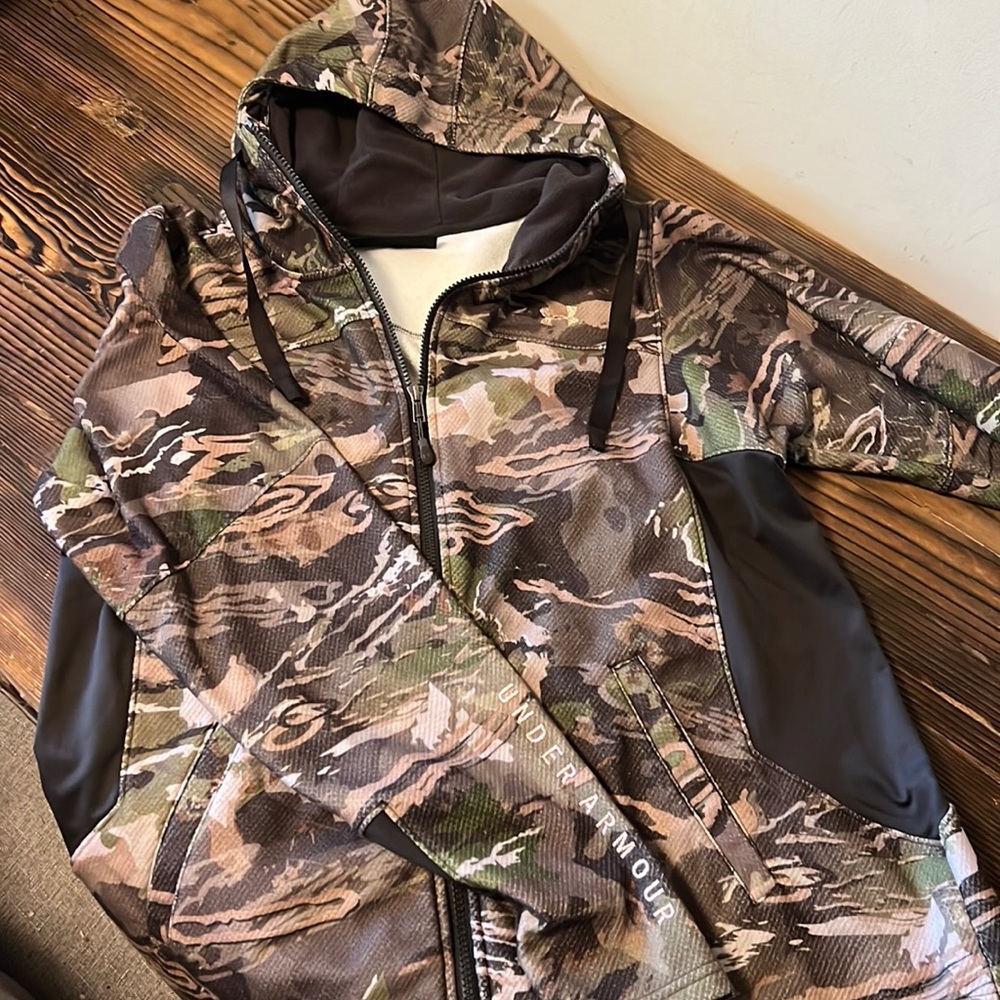 Women’s Under Armour zip up hunting hoodie.